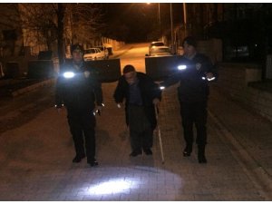 75 yaşındaki kayıp şahsı, bekçiler buldu