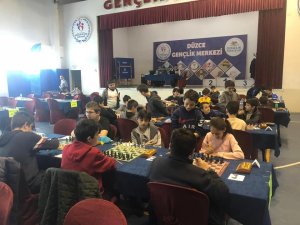 Öğrenciler birinci olmak için kıyasıya mücadele etti