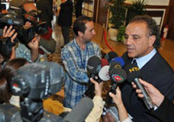 Sakık: Kaçmıyoruz buradayız