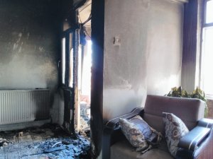 Kombi yangını evde maddi hasara neden oldu