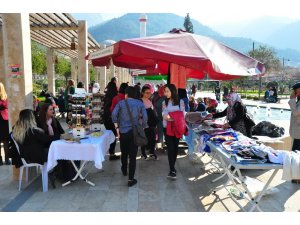 Mikro kredi ile üretim yapan kadınlar ürünlerini sergiledi