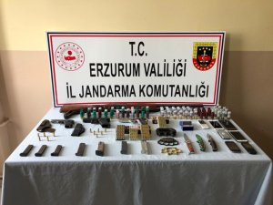 Erzurum’da jandarmadan insan tacirlerine şafak baskını