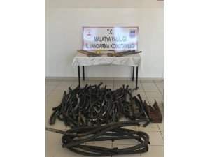 Tren rayı hırsızları suçüstü yakalandı