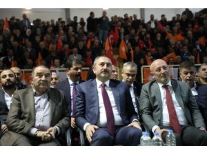 "Siyaseti millete hizmet aracı olarak görüyoruz"