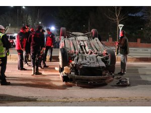 Elazığ'da otomobil takla attı: 2 yaralı