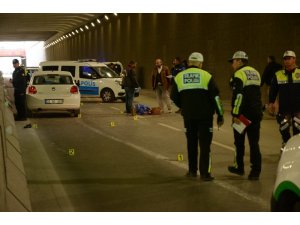 Alt geçitte yürüyen kadına otomobil çarptı: 1 ölü