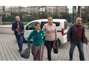 Hamile kadın çantadan cep telefonu çaldı