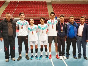 Konya Spor Lisesi badminton takımı Türkiye finallerinde