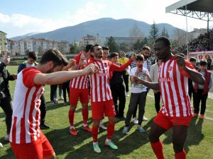 Akşehirspor avantajlı