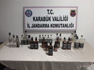 Jandarma’dan öğrenci evine sahte bandrollü içki operasyonu