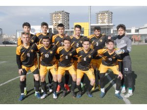 U-19 Ligi’nde zirveyi yakından ilgilendiren erteleme maçı yarın oynanacak