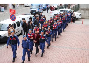 Seçim ofisi açılışında terör propagandası yapan 12 HDP’li adliyeye sevk edildi