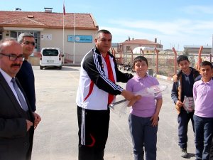 Badminton Federasyonu’ndan sosyal sorumluluk projesi