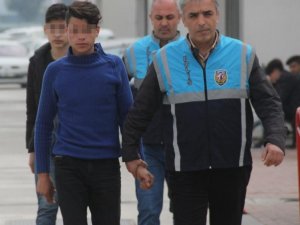 Boks makinesi yerine koyduğu çocuğu döven zanlı tutuklandı