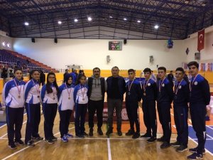 Spor Lisesi Badminton takımı birinci oldu