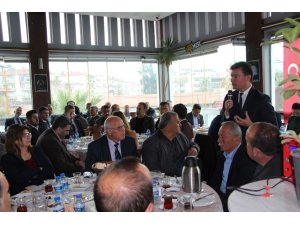 Cumhur İttifakı Efeler adayı Ümmet Akın muhtarlarla buluştu
