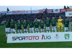 Denizlispor  liderliğini sürdürüyor