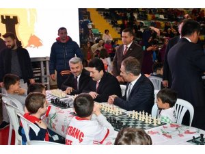 Minik sporcular ’Şah ve Mat’ dediler