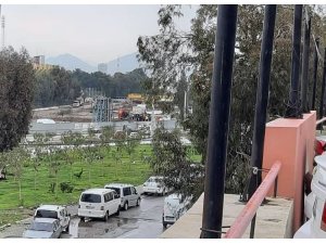 İzmir’de otopark alanında göçük