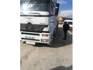 Park halindeki tırların akülerini çalıp kaçtılar