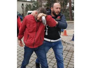 Evinde uyuşturucu haplarla yakalandı
