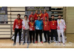Denizlili sporcu karate turnuvasında altın madalya kazandı