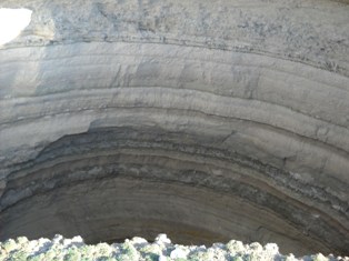 Gizemli çukurların altından fay çıktı