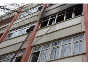 Yanan otel odasını çekebilmek için birbirleriyle yarıştılar