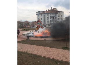 Parktaki yangına  zamanında müdahale