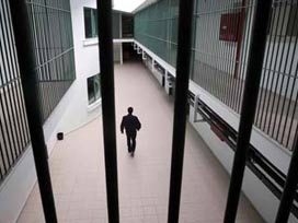 Çocuklar koğuşu ateşe verdi!