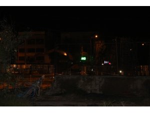 İzmir’de göçük altında kalan işçileri kurtarma çalışmaları gece boyu sürdü