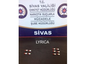 Sivas’ta sokak satıcılarına operasyon: 4 tutuklama