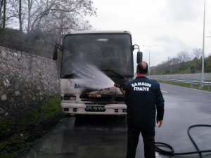 Öğrencileri taşıyan otobüste yangın çıktı