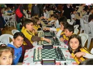 Minik satranççılar birincilik için yarıştı