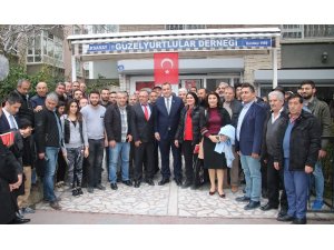 Taşdelen halkla kucaklaşıyor