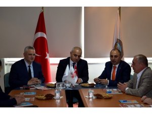 Çekirdeksiz kuru üzüm için güç birliği