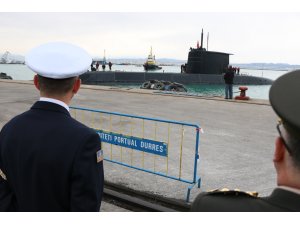 Türk denizaltısı TCG GÜR Arnavutluk'ta