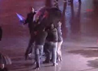 1'inci Taksim şemsiye meydan muharebesi! VİDEO