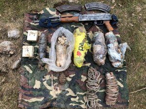 Hakkari’de silah, mühimmat ve patlayıcı ele geçirildi