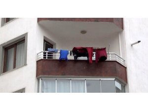 Çamaşırları 3 gün asılı kalınca öldüğü ortaya çıktı
