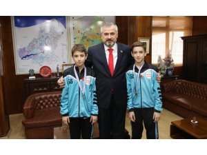 Başkan Kılıç, özel sporcuları ödüllendirdi