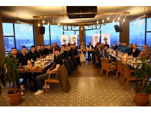 Başkan Taban parkenin şampiyonlarını kutladı