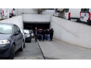 Beykoz’da yakalanan uyuşturucu zanlıları adliyeye sevk edildi
