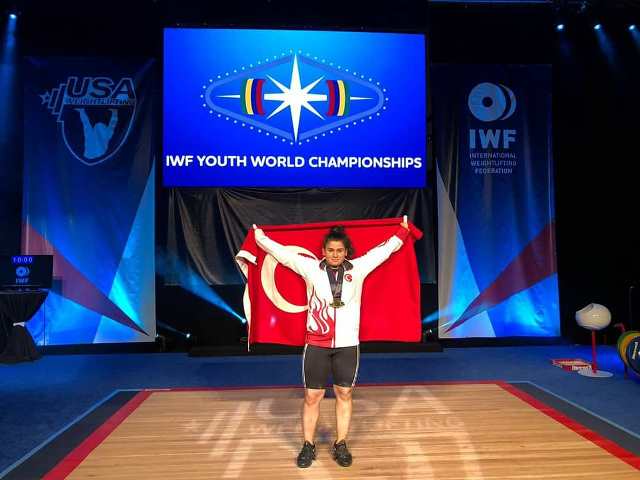 Konya Spor Lisesi’nden  Halter dünya şampiyonluğuna