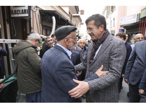 Zeybekci: "10 yıl belediye başkanlığı yapmış, ilçede satılmamış yer kalmamış"