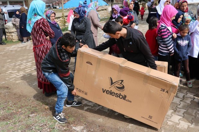 Camiye giden 13 çocuğa bisiklet