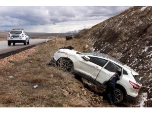 Kaza yapanlara yardıma koşan vatandaşa otomobil çarptı: 1 ölü, 5 yaralı