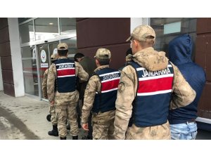 Kablo hırsızları yakalandı