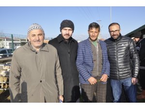 Başkan Bozkurt Büyükbaş ve Küçükbaş Hayvan Pazarını ziyaret etti