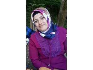 Otomobilin çarptığı kadın hayatını kaybetti